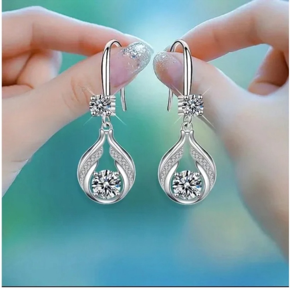 Exquisite Hollow Droplet Shape Dangle Earrings - Drop & Dangle, Sparkling Zircon